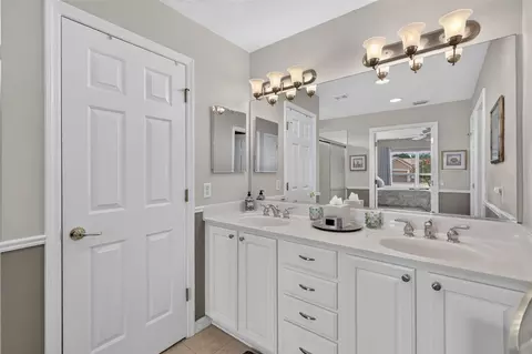 Bath - 9028 SE 120th Loop, Summerfield, FL 34491 photo 2 of 3