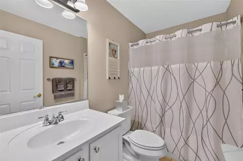 Bath - 9028 SE 120th Loop, Summerfield, FL 34491 photo 1 of 3