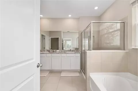 Bath - 4940 NW 39th Loop, Ocala, FL 34482 photo 1 of 10