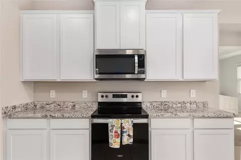 Kitchen - 4940 NW 39th Loop, Ocala, FL 34482 photo 5 of 7