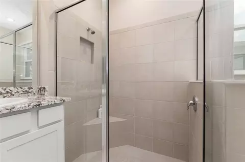 Bath - 4940 NW 39th Loop, Ocala, FL 34482 photo 3 of 10