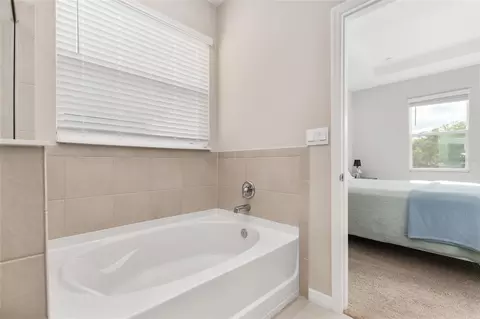 Bath - 4940 NW 39th Loop, Ocala, FL 34482 photo 5 of 10