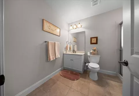 Bath - 820 SE 36th Ln, Ocala, FL 34471 photo 9 of 10