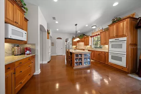 Kitchen - 820 SE 36th Ln, Ocala, FL 34471 photo 3 of 6