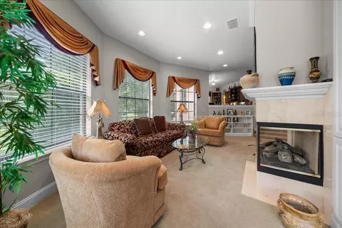 Living - 820 SE 36th Ln, Ocala, FL 34471 photo 2 of 4