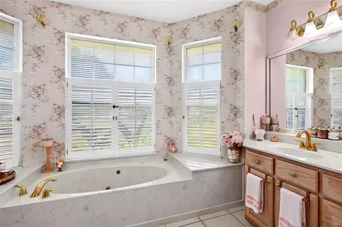 Bath - 129 Bahia Trce, Ocala, FL 34472 photo 1 of 3