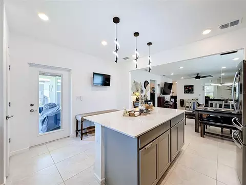 Kitchen - 8413 SW 54th Loop, Ocala, FL 34481 photo 3 of 7