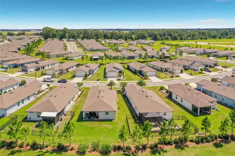 View/Area - 8413 SW 54th Loop, Ocala, FL 34481 photo 4 of 9