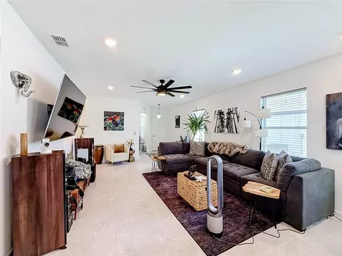 Living - 8413 SW 54th Loop, Ocala, FL 34481 photo 3 of 4