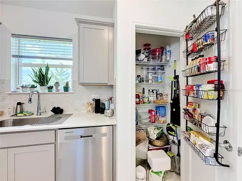 Kitchen - 8413 SW 54th Loop, Ocala, FL 34481 photo 6 of 7