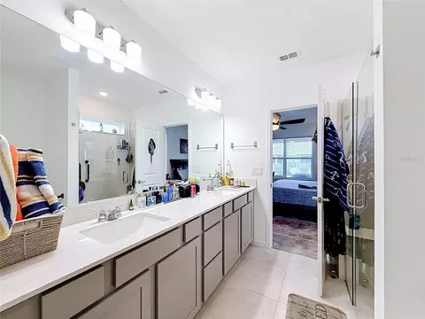 Bath - 8413 SW 54th Loop, Ocala, FL 34481 photo 2 of 4