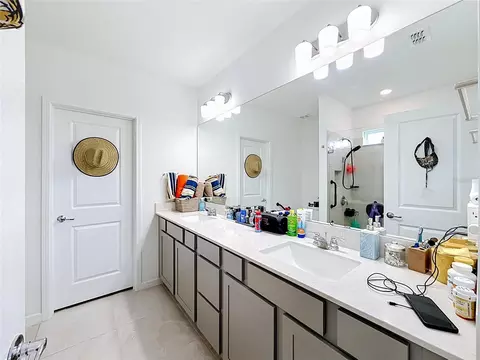 Bath - 8413 SW 54th Loop, Ocala, FL 34481 photo 1 of 4