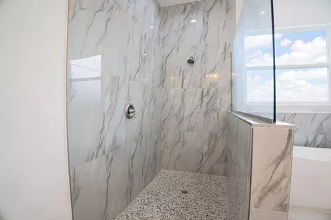 Bath - 4095 SW 112th St, Ocala, FL 34476 photo 1 of 14