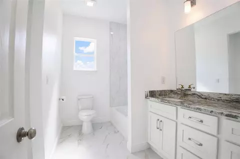Bath - 4095 SW 112th St, Ocala, FL 34476 photo 8 of 14