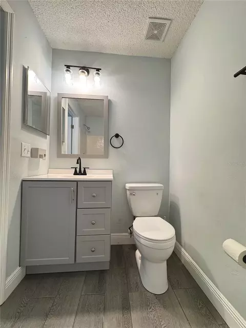 Bath - 3243 Greynolds Ave, Spring Hill, FL 34608 photo 2 of 3