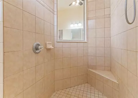 Bath - 10330 NW 28th Pl, Ocala, FL 34482 photo 3 of 4