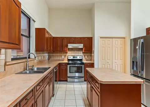 Kitchen - 10330 NW 28th Pl, Ocala, FL 34482 photo 4 of 5