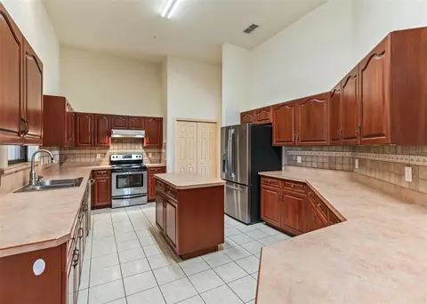 Kitchen - 10330 NW 28th Pl, Ocala, FL 34482 photo 1 of 5