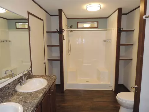 Bath - 5950 NE 107th Ct, Bronson, FL 32621 photo 1 of 2