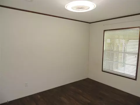 Bedroom - 5950 NE 107th Ct, Bronson, FL 32621 photo 2 of 6