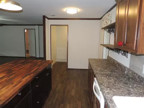 Kitchen - 5950 NE 107th Ct, Bronson, FL 32621 photo 3 of 3