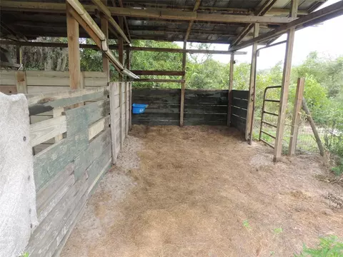 Exterior - 5950 NE 107th Ct, Bronson, FL 32621 photo 11 of 11
