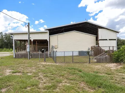 Exterior - 5950 NE 107th Ct, Bronson, FL 32621 photo 3 of 11