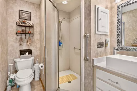 Bath - 8699 SE 12th Ct, Ocala, FL 34480 photo 5 of 8
