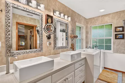 Bath - 8699 SE 12th Ct, Ocala, FL 34480 photo 2 of 8