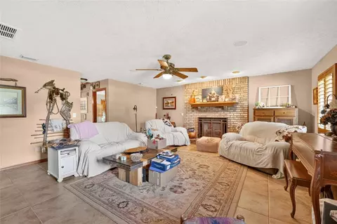 Living - 8699 SE 12th Ct, Ocala, FL 34480 photo 3 of 5