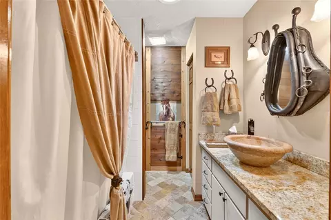 Bath - 8699 SE 12th Ct, Ocala, FL 34480 photo 6 of 8
