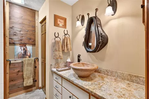Bath - 8699 SE 12th Ct, Ocala, FL 34480 photo 7 of 8