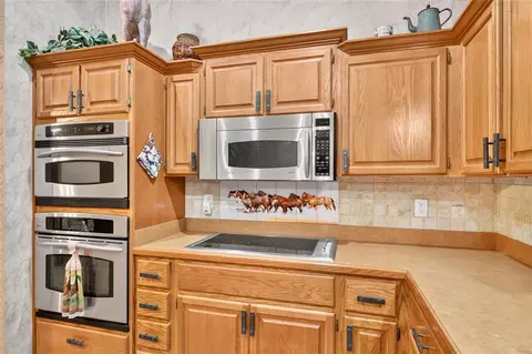 Kitchen - 8699 SE 12th Ct, Ocala, FL 34480 photo 8 of 10