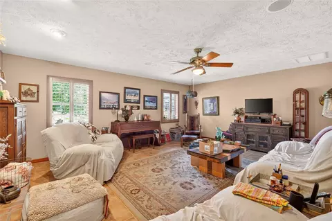 Living - 8699 SE 12th Ct, Ocala, FL 34480 photo 4 of 5
