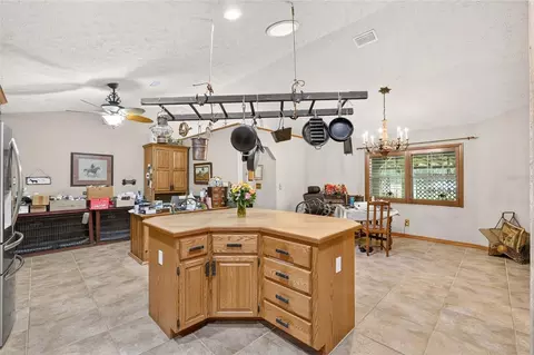 Kitchen - 8699 SE 12th Ct, Ocala, FL 34480 photo 6 of 10