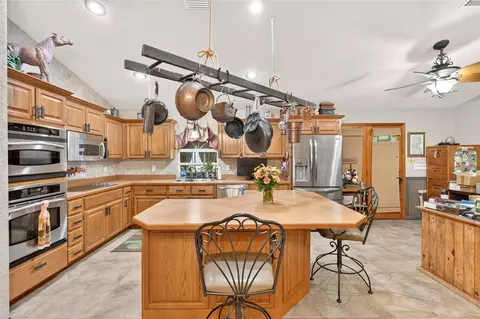 Kitchen - 8699 SE 12th Ct, Ocala, FL 34480 photo 3 of 10