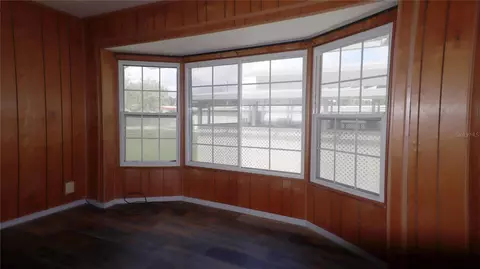 Living - 417 NE 64th Ave, Ocala, FL 34470 photo 5 of 6