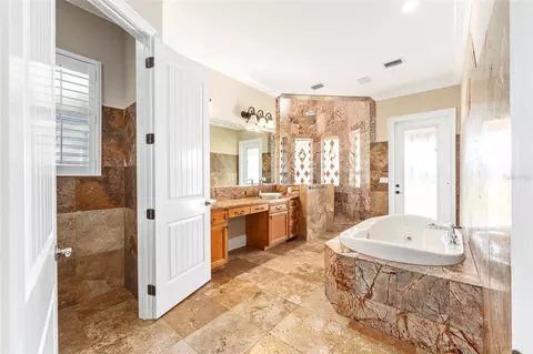 Bath - 997 NW 63rd Ct, Ocala, FL 34482 photo 3 of 10
