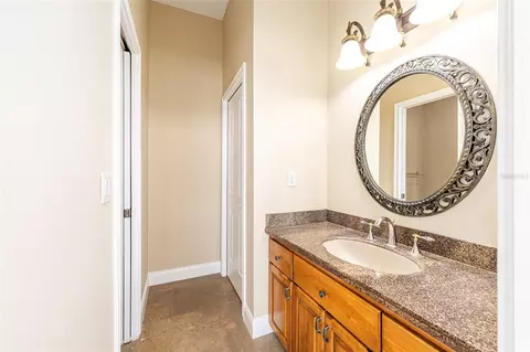 Bath - 997 NW 63rd Ct, Ocala, FL 34482 photo 6 of 10