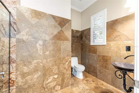 Bath - 997 NW 63rd Ct, Ocala, FL 34482 photo 1 of 10