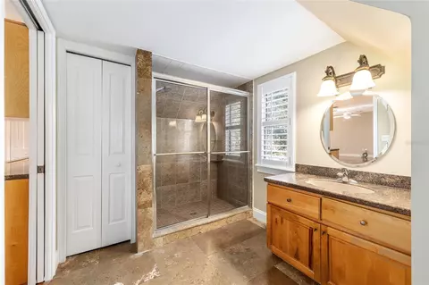 Bath - 997 NW 63rd Ct, Ocala, FL 34482 photo 10 of 10