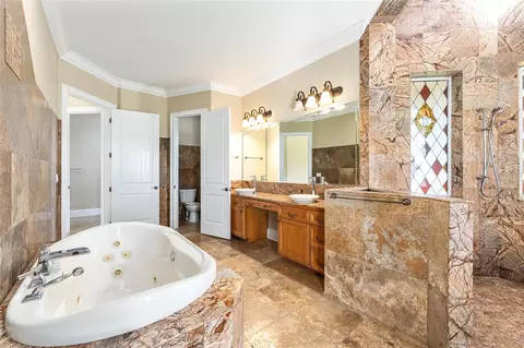 Bath - 997 NW 63rd Ct, Ocala, FL 34482 photo 5 of 10