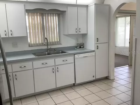 Kitchen - 6326 SW 60th Ct, Ocala, FL 34474 photo 4 of 4