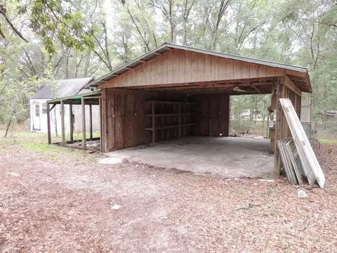 Exterior - 7651 NE 128th Ln, Bronson, FL 32621 photo 7 of 15