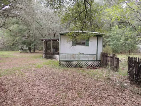 Exterior - 7651 NE 128th Ln, Bronson, FL 32621 photo 13 of 15