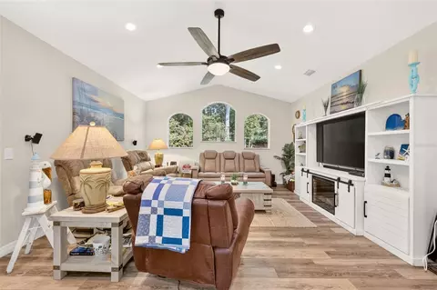 Living - 21675 SW 84th Loop, Dunnellon, FL 34431 photo 2 of 3