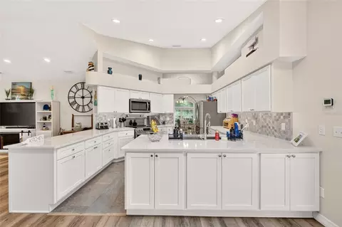 Kitchen - 21675 SW 84th Loop, Dunnellon, FL 34431 photo 4 of 5