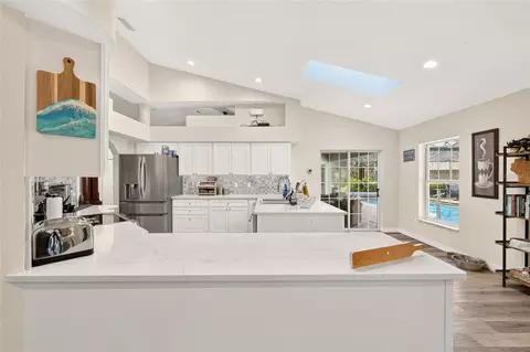 Kitchen - 21675 SW 84th Loop, Dunnellon, FL 34431 photo 2 of 5