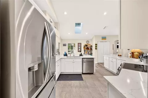 Kitchen - 21675 SW 84th Loop, Dunnellon, FL 34431 photo 1 of 5