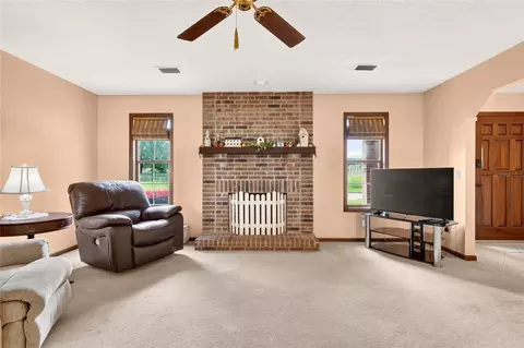 Living - 3719 SE 4th St, Ocala, FL 34471 photo 6 of 6